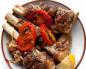 Mishi grek: disa receta interesante Kuzhina greke: mish me perime në një tenxhere